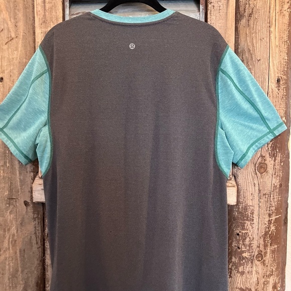LULULEMON-Men’s Short Sleeve Work Out Shirt - Picture 6 of 8